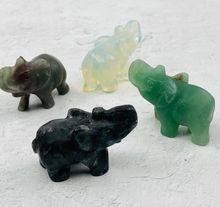 Load image into Gallery viewer, Elly-Phant Stone Carving