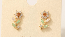 Load image into Gallery viewer, Divine Blossom Earring
