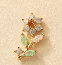 Load image into Gallery viewer, Divine Blossom Earring