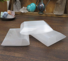 Load image into Gallery viewer, Selenite Plate