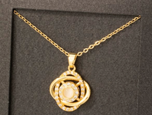 Load image into Gallery viewer, Spin-Me Bloom Necklace
