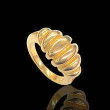 Load image into Gallery viewer, Clouded Ring
