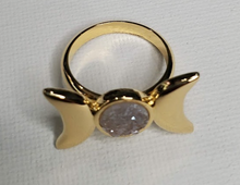 Load image into Gallery viewer, Moon Crescent Ring - Gold
